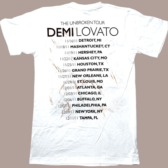 NWOT Tultex Demi Lovato The Unbroken Tour 2011 Graphic T-Shirt Unisex Sz S - Picture 2 of 8